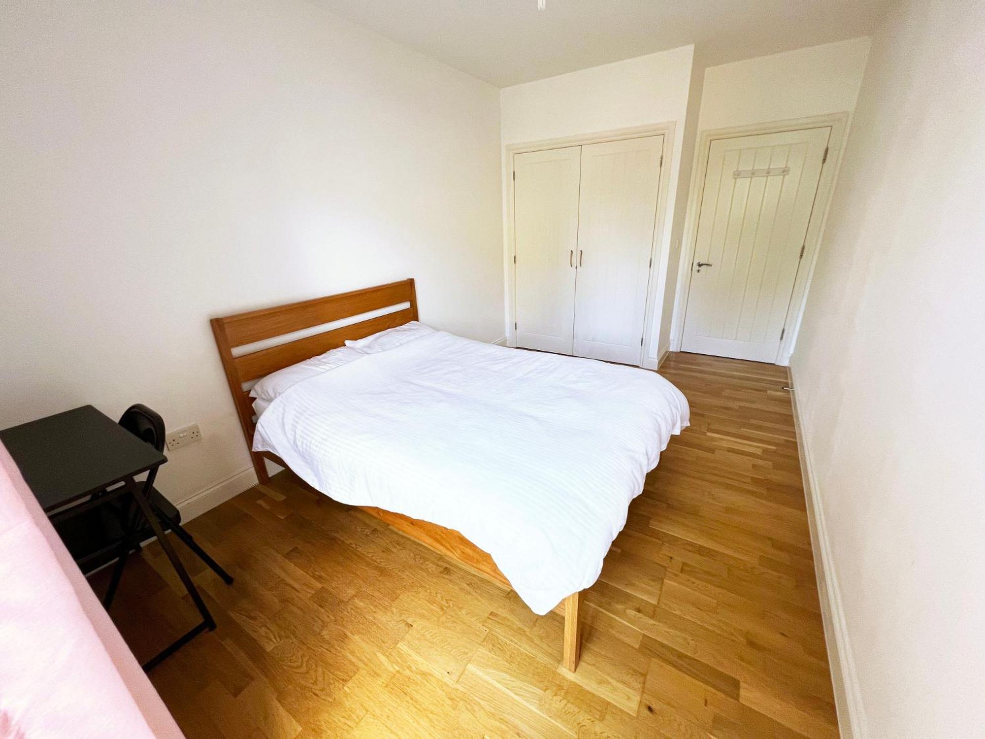 Bedroom 2, Queens Road *
